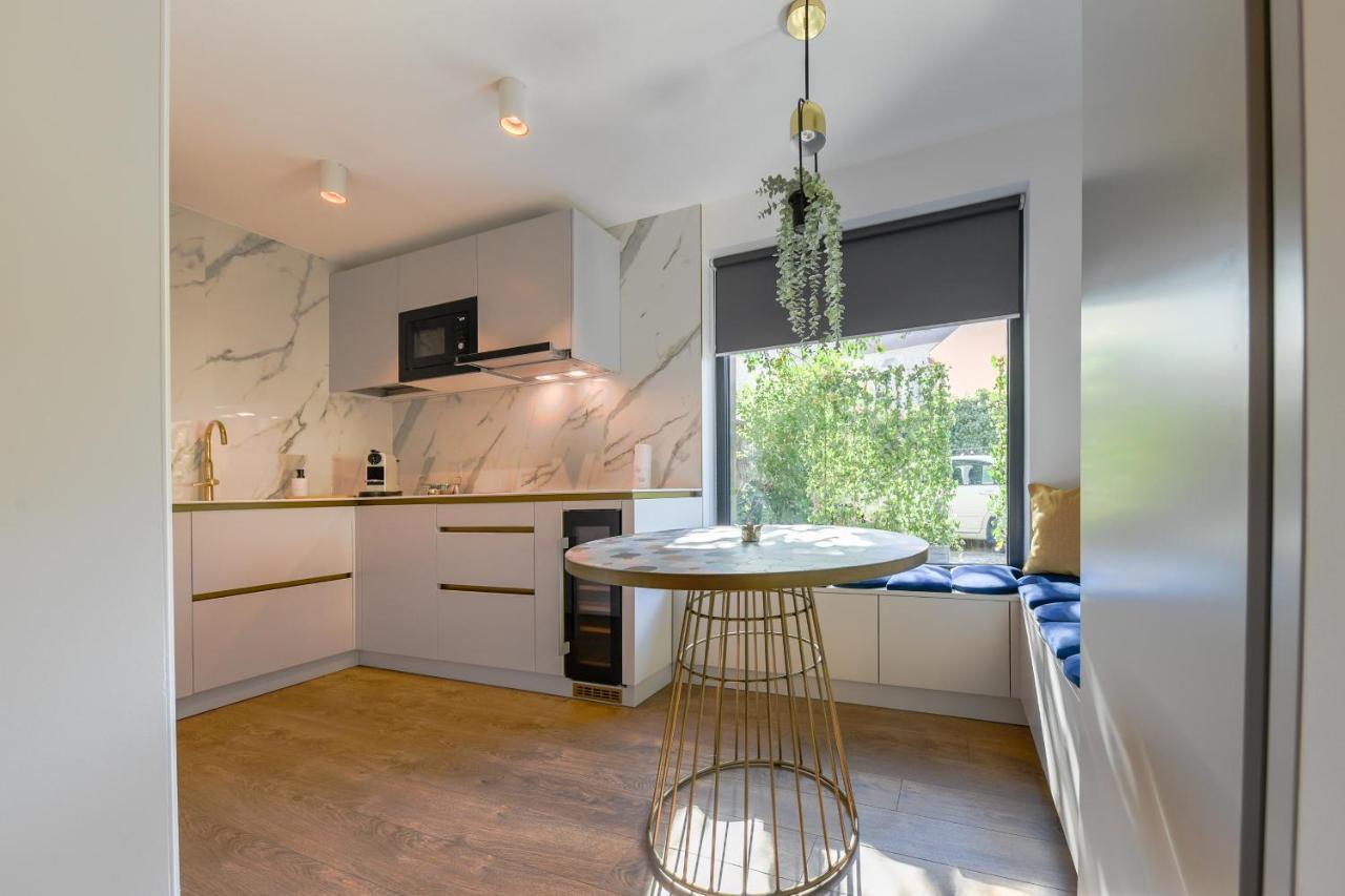 Designer Apartment In The City Center Cluj-Napoca Eksteriør billede